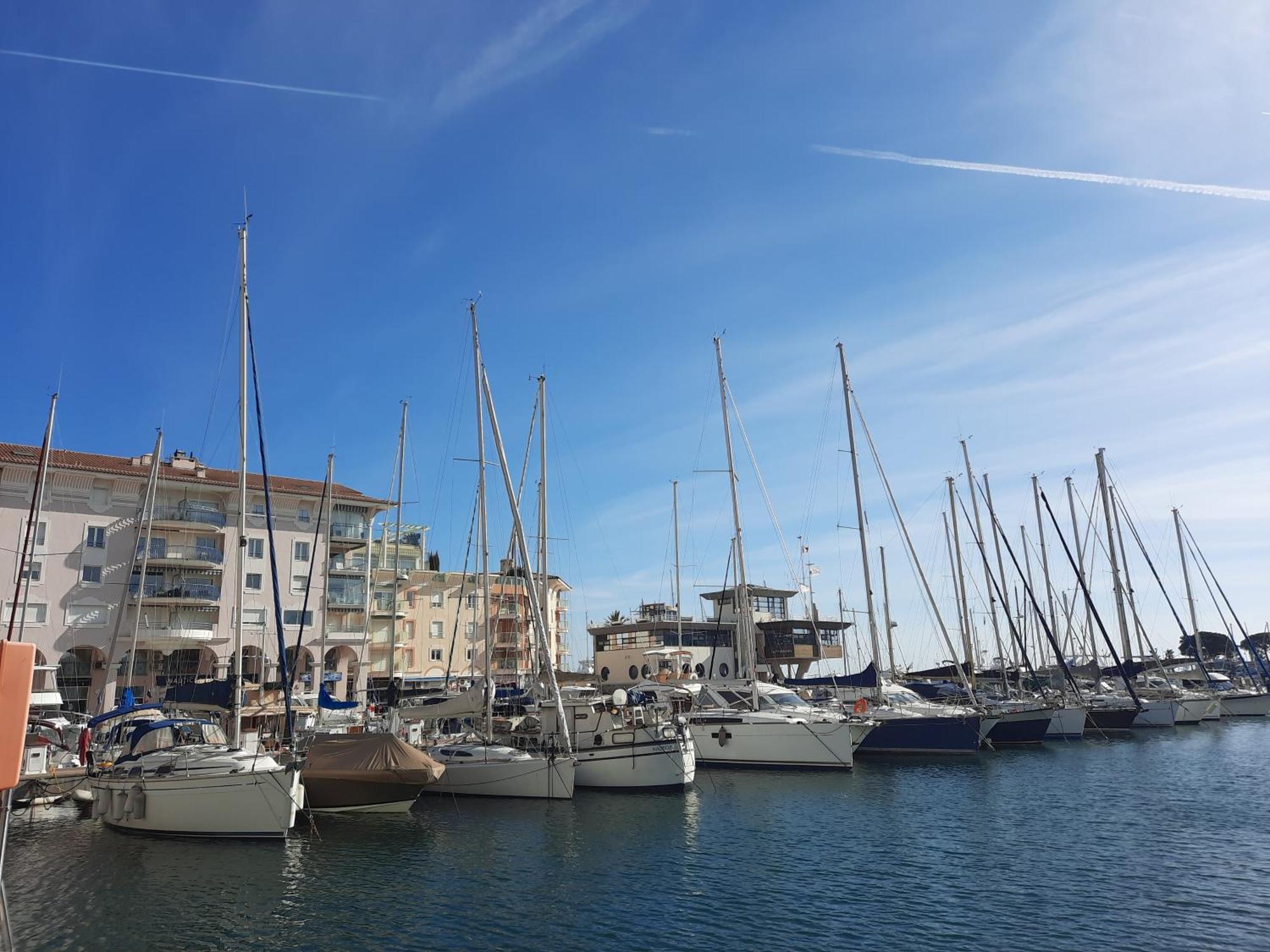 Coeur Marina Climatise Terrasse Parking Apartment Frejus Ngoại thất bức ảnh